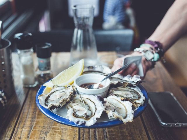 eating Oysters kills texas woman